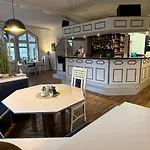 Strand-hotel 3*
