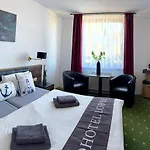 فندق Strand-hotel لوبه