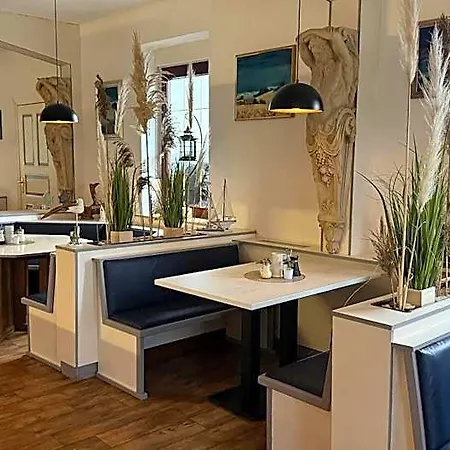 Strand-hotel 3* Lobbe