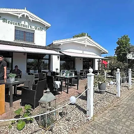 Strand-hotel Hotel 3*